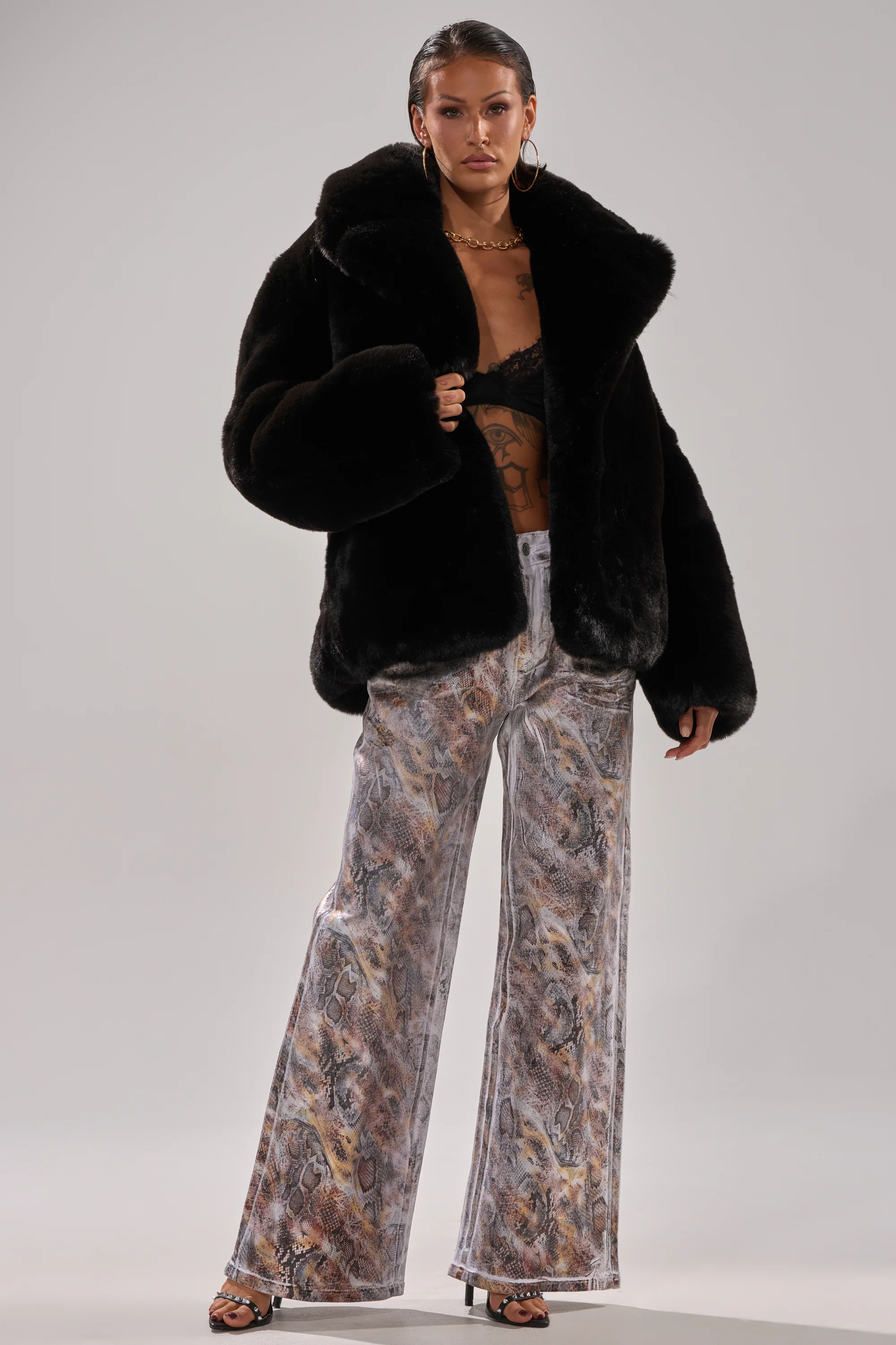 NO LOOKING BACK FAUX FUR IN BLACK - Image 6