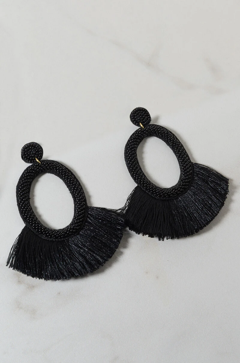 NO SHADE FRINGE EARRING