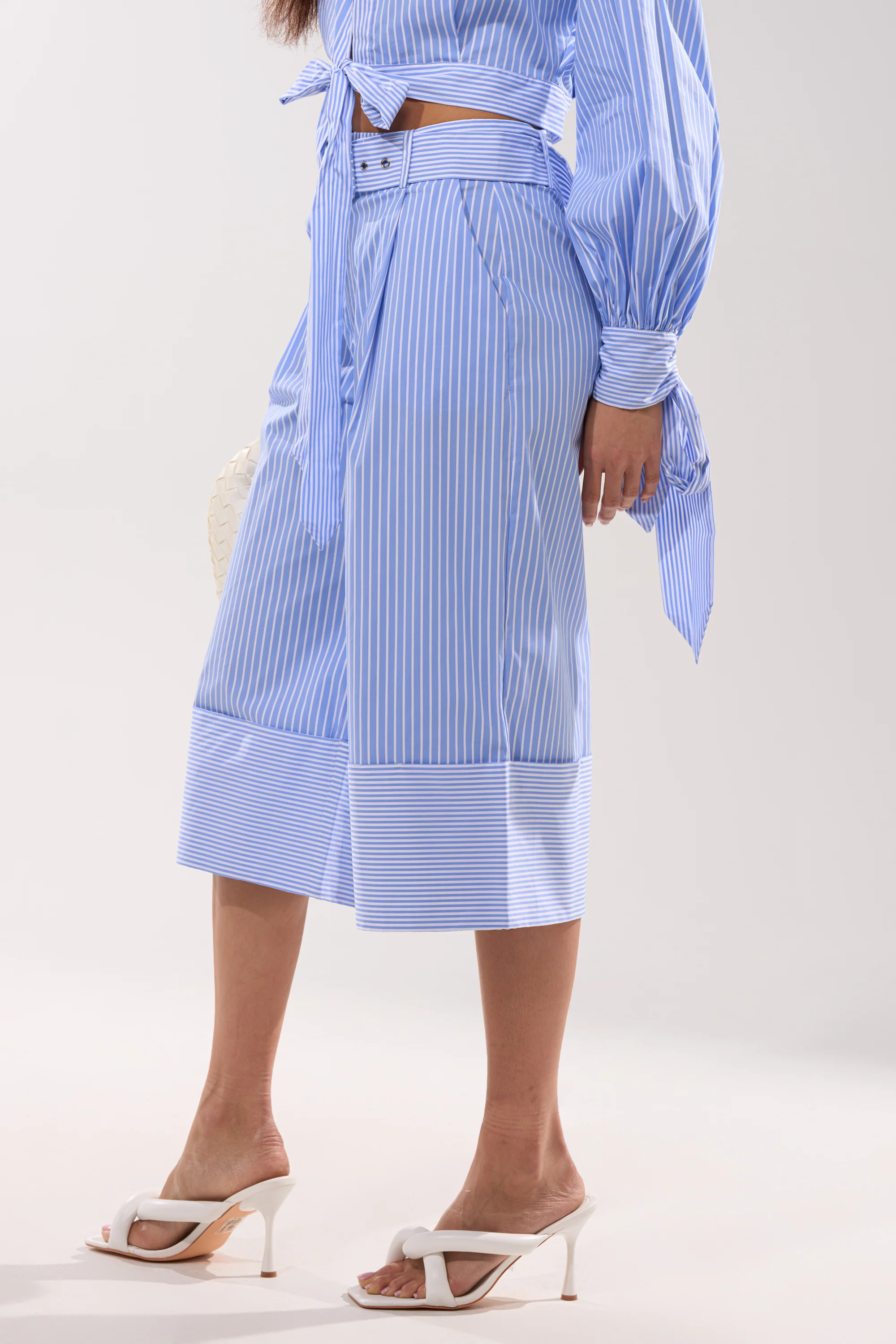 NOT LIKE ANYONE ELSE POPLIN SHORT - Image 4