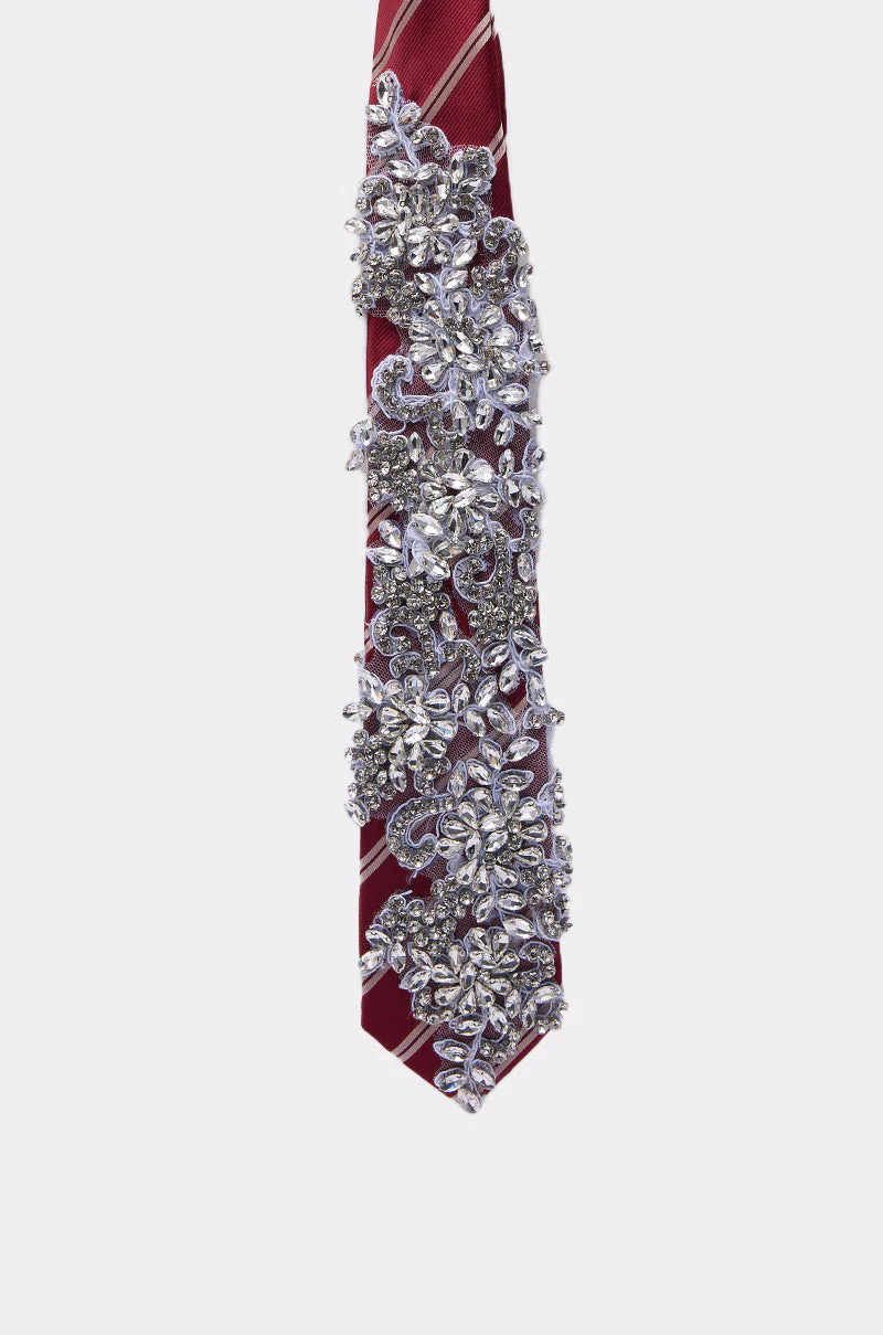 NOT YOUR TYPICAL TIE IN RED - Image 4