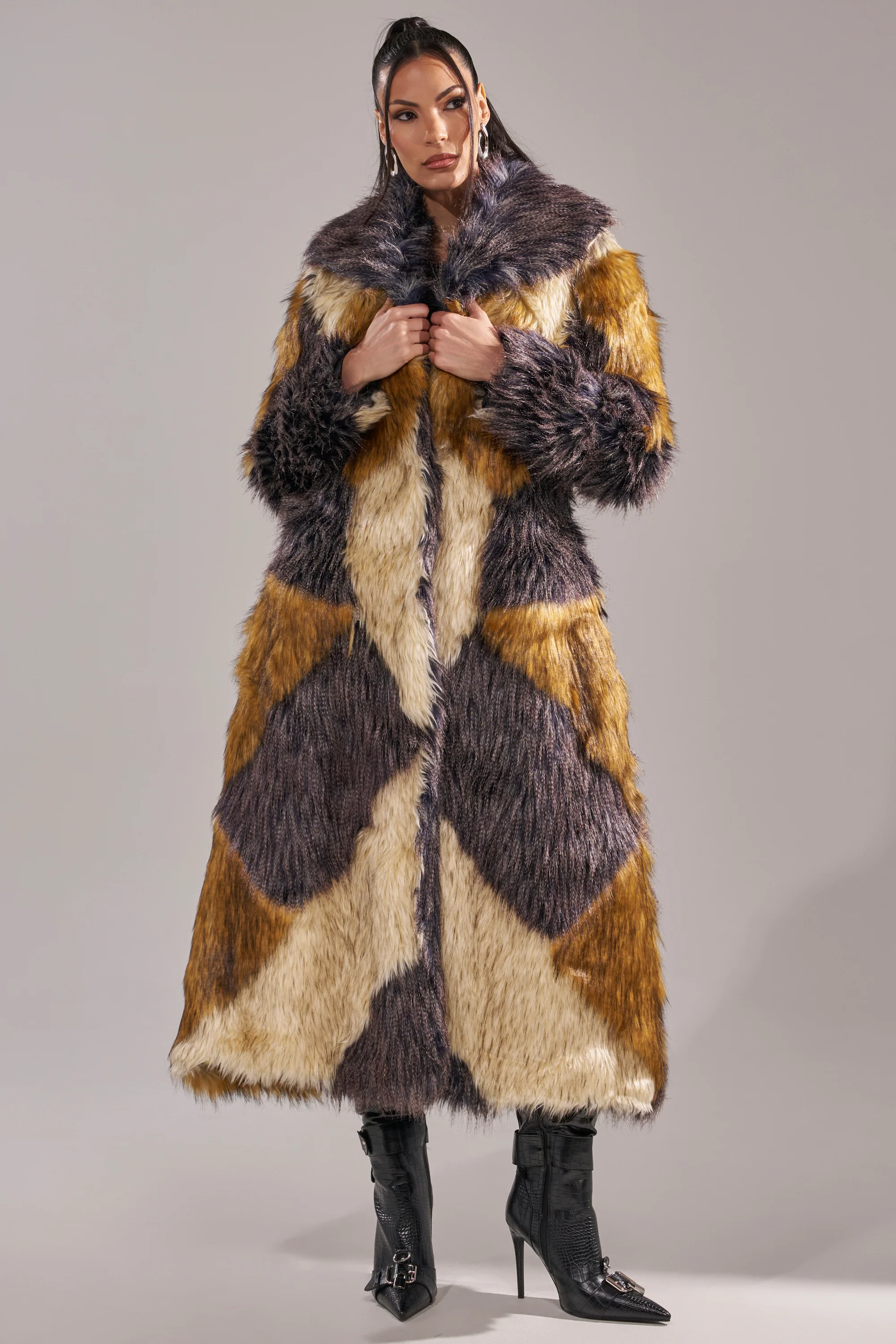 NOTRE DAME FAUX FUR COAT - Image 3