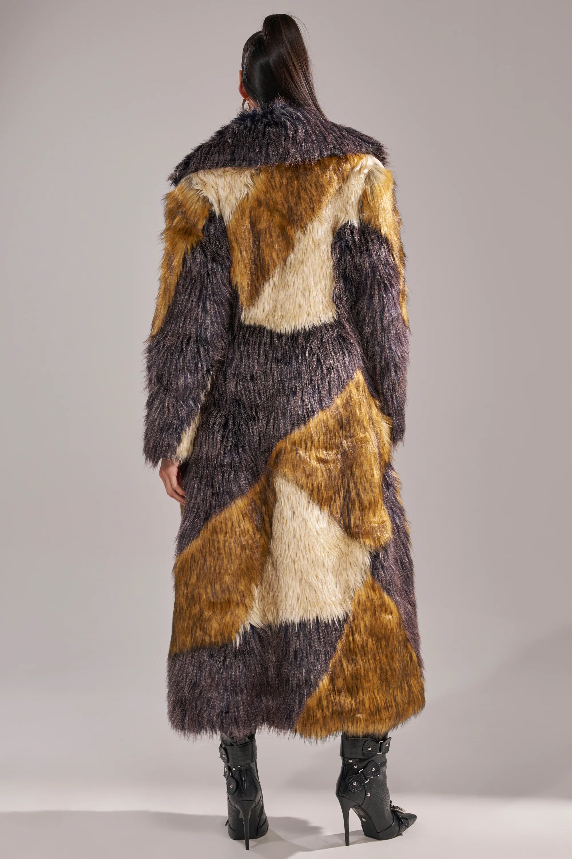 NOTRE DAME FAUX FUR COAT - Image 9