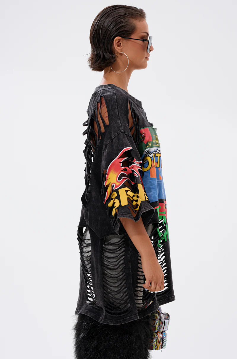 OFF TO THE RACES DISTRESSED OVERSIZED TEE - Image 4