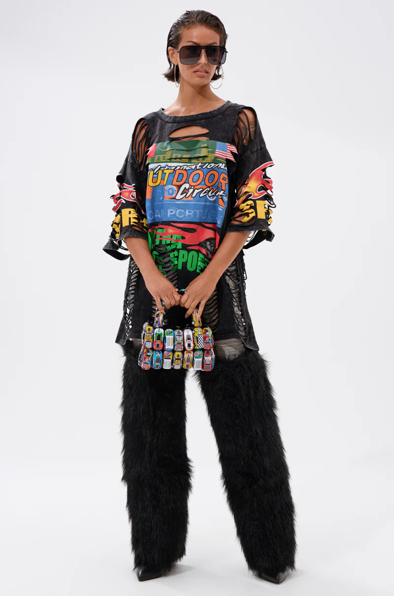 OFF TO THE RACES DISTRESSED OVERSIZED TEE - Image 7