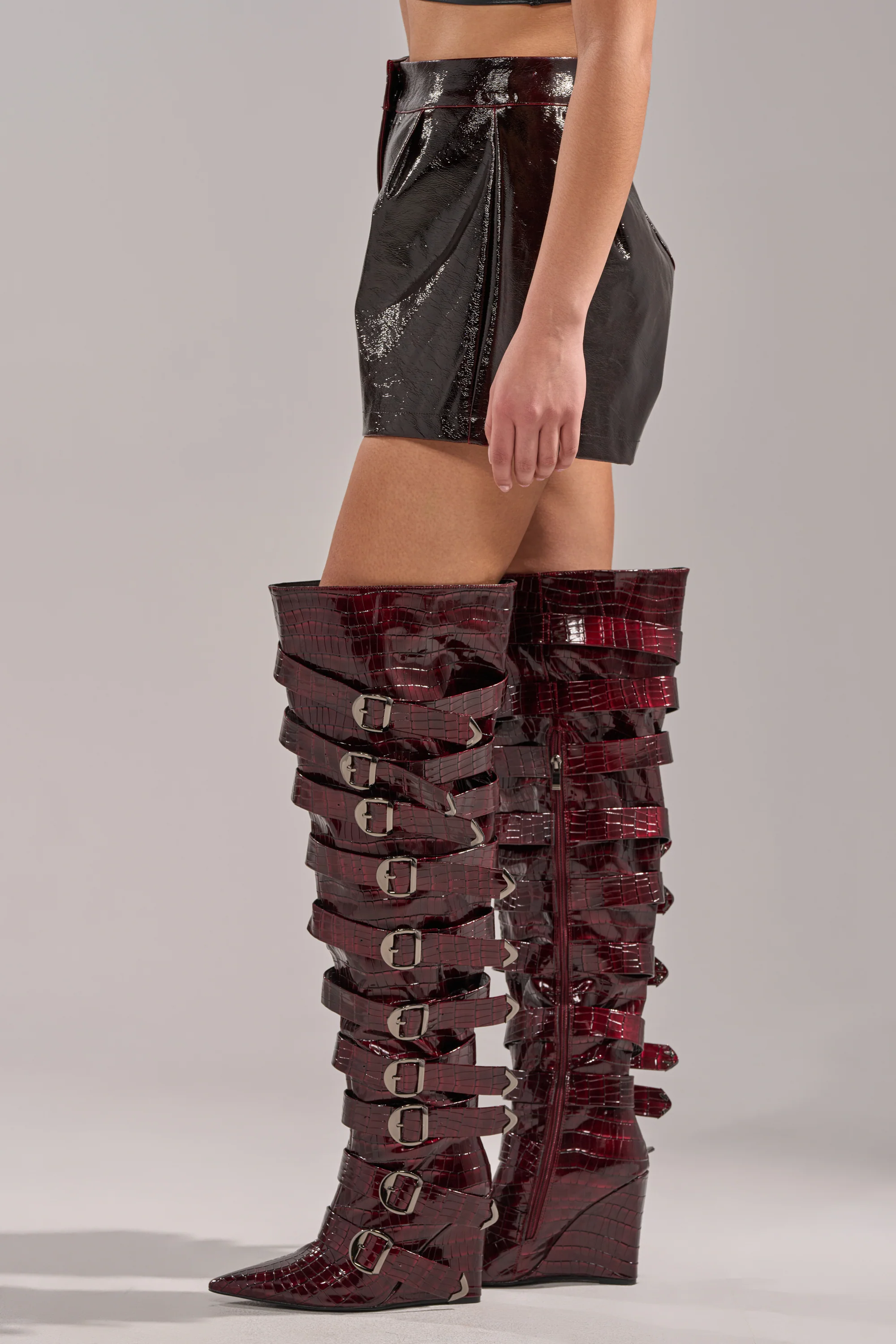 OH HOT DAMN FAUX LEATHER SHORT - Image 4