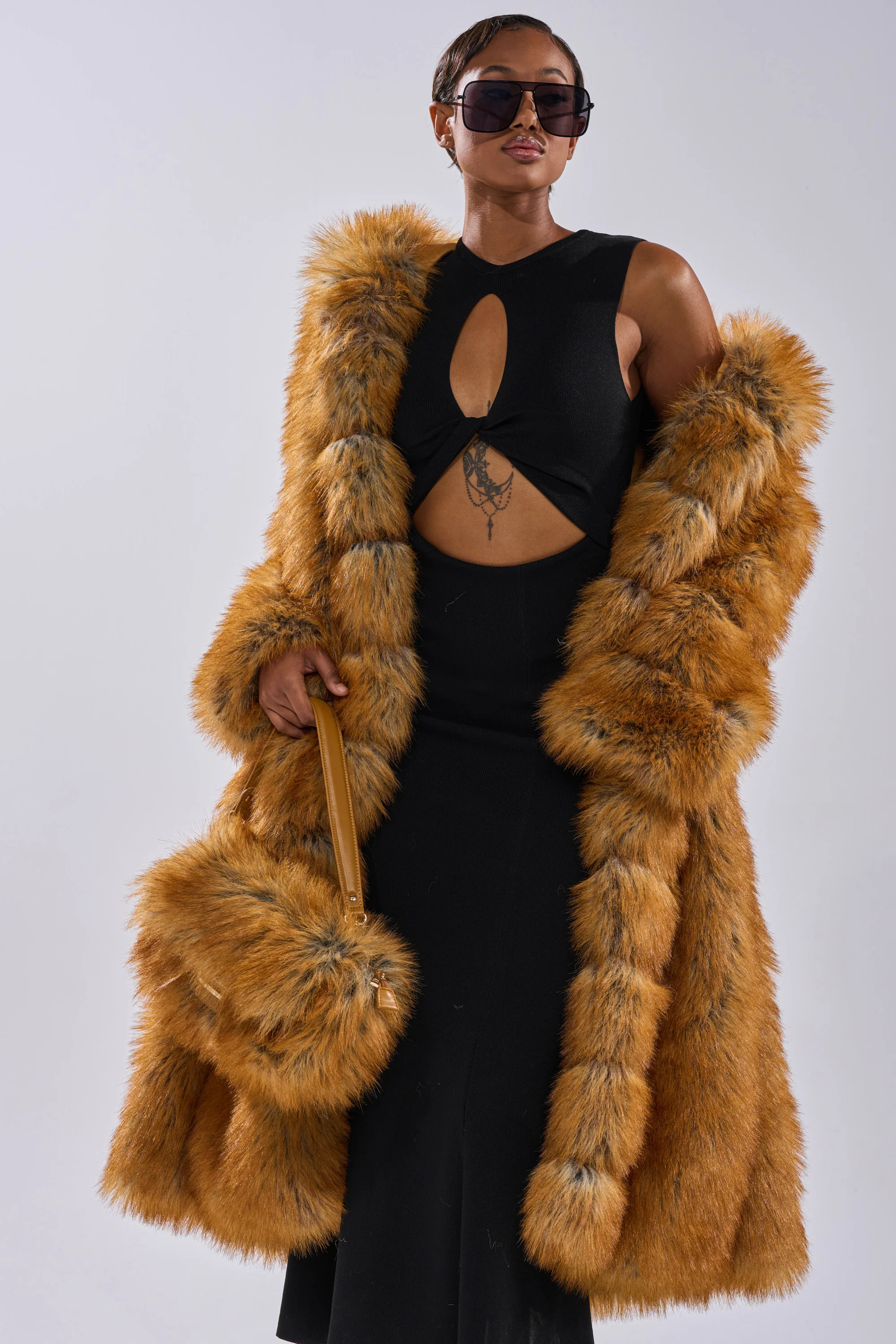 OLD MONEY FAUX FUR COAT - Image 10