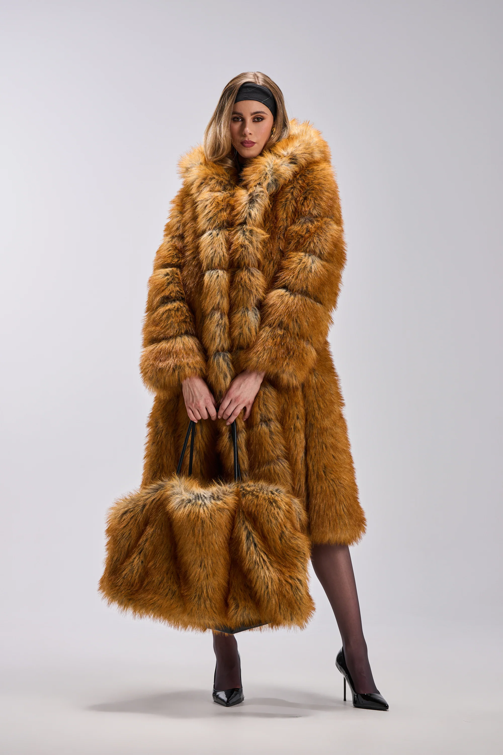 OLD MONEY FAUX FUR COAT - Image 2