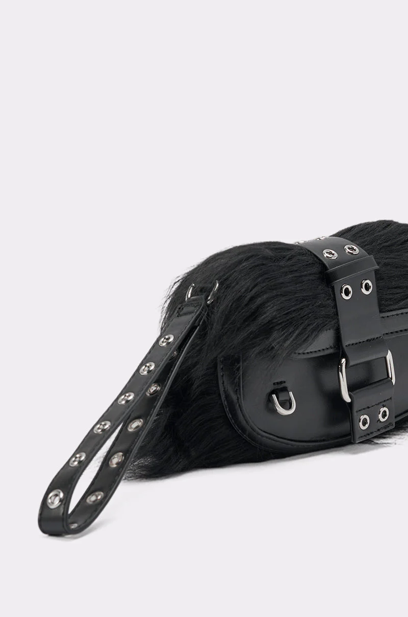 ON THE TOWN WRISTLET - Image 5