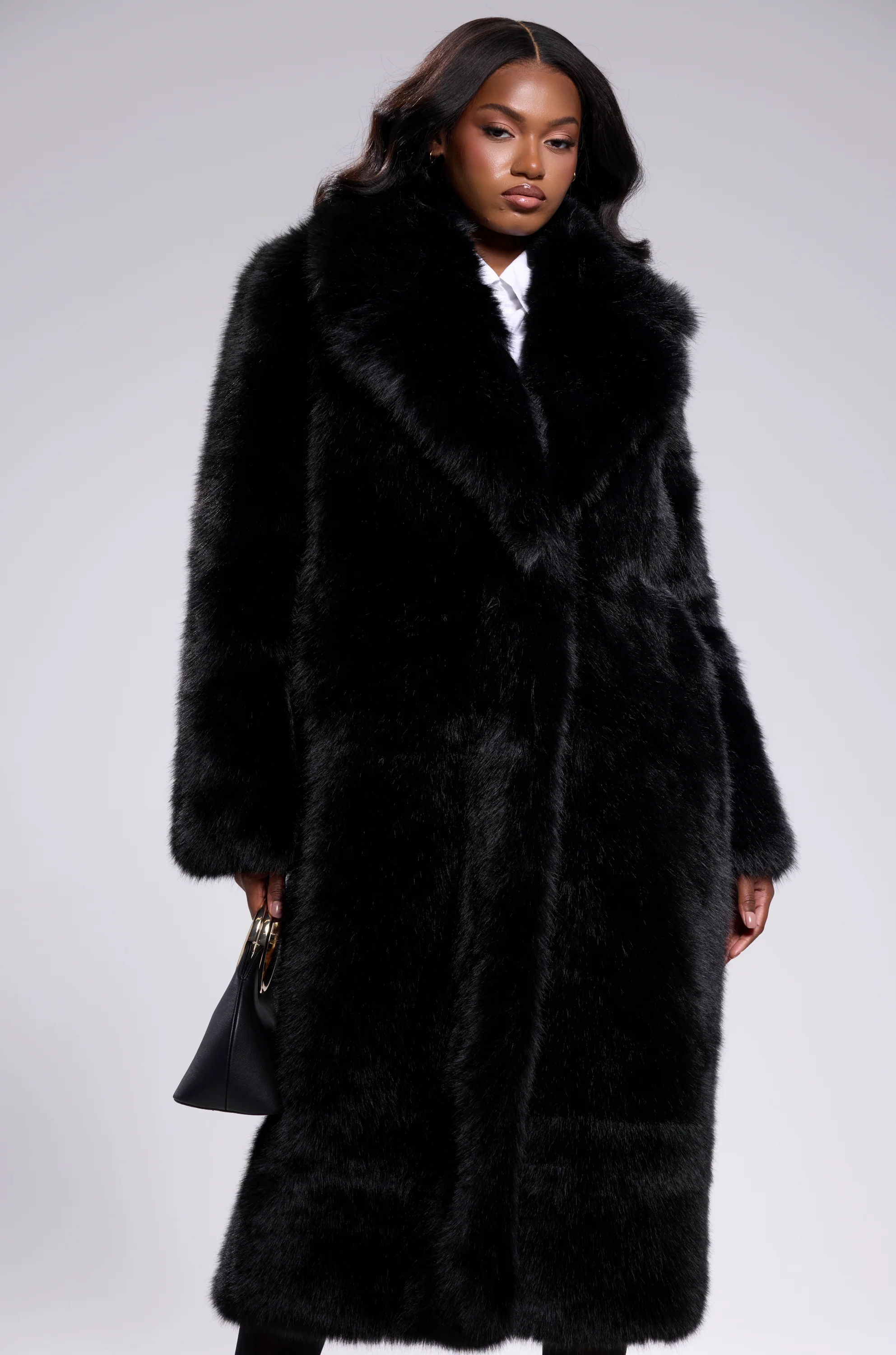 OSLO FAUX FUR COAT IN BLACK - Image 3