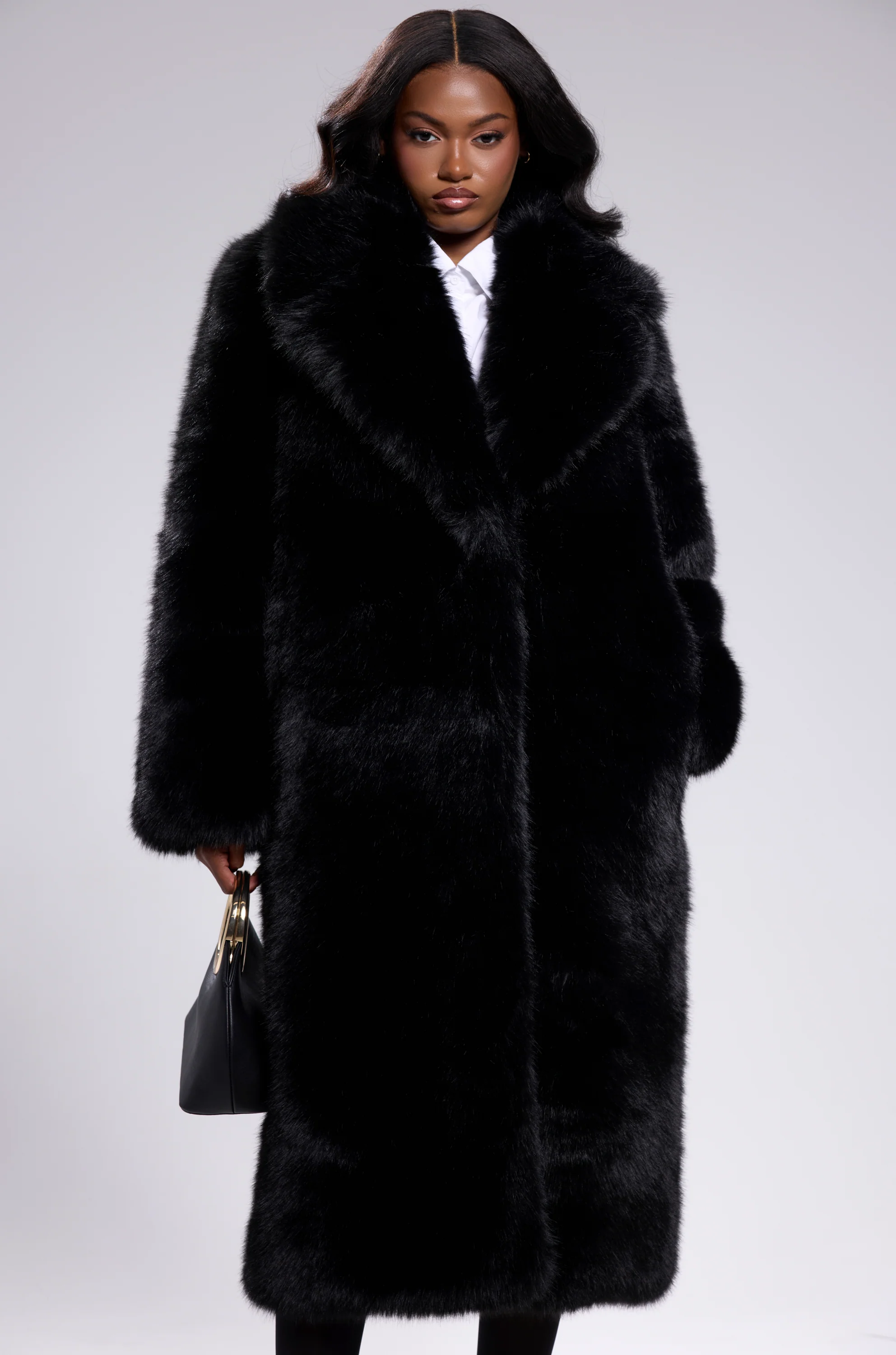 OSLO FAUX FUR COAT IN BLACK - Image 4