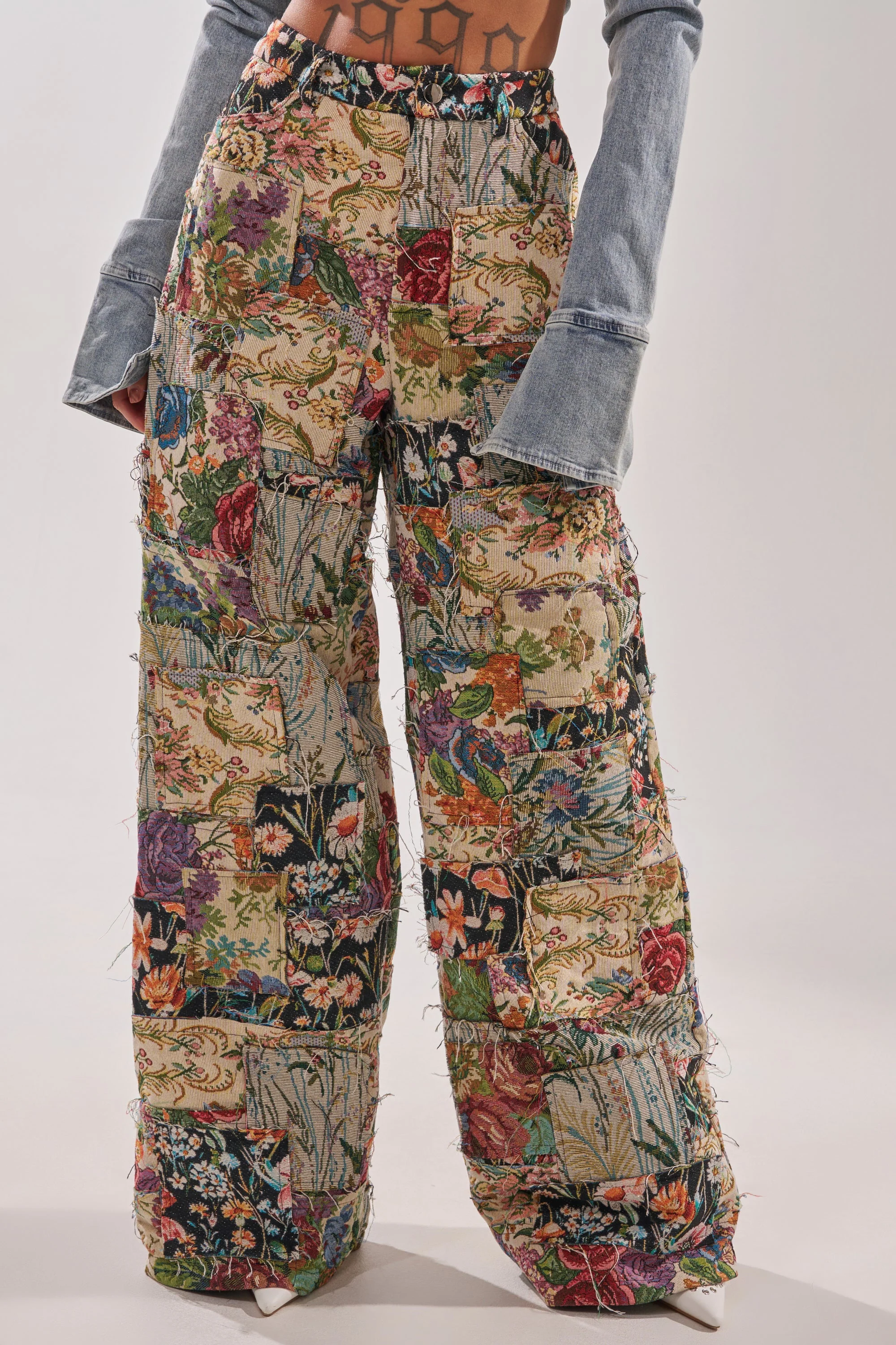 OUT OF MY MIND TAPESTRY PANT