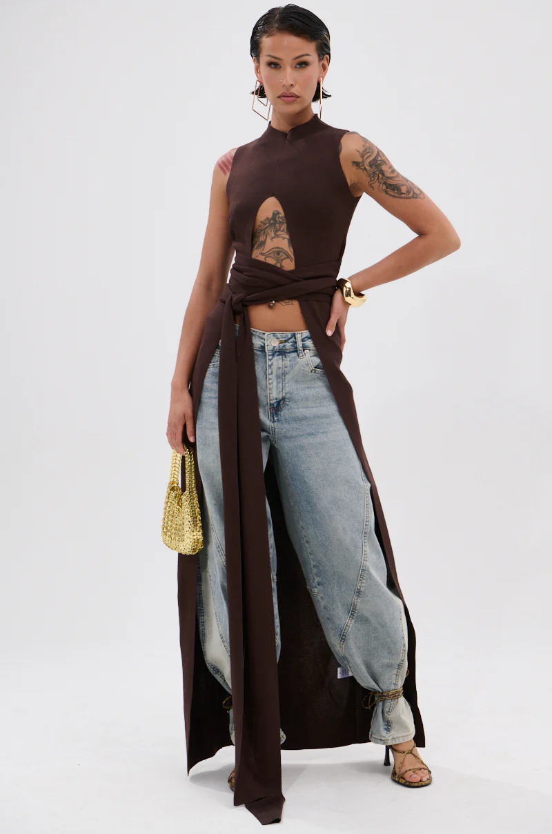 OVER THE TOP CUTOUT SWEATER IN CHOCOLATE BROWN - Image 2