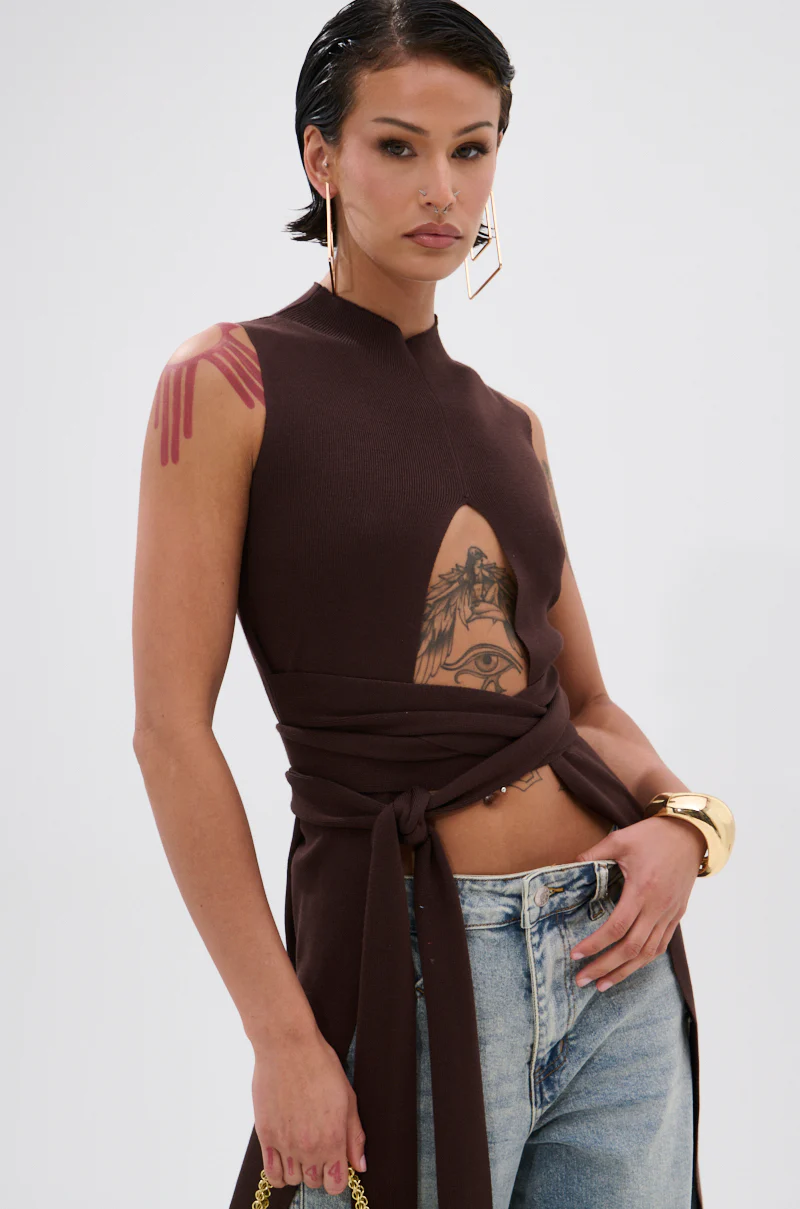 OVER THE TOP CUTOUT SWEATER IN CHOCOLATE BROWN - Image 7