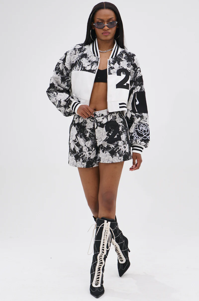 PAINT THE ROSES RED JACQUARD SHORTS - Image 7