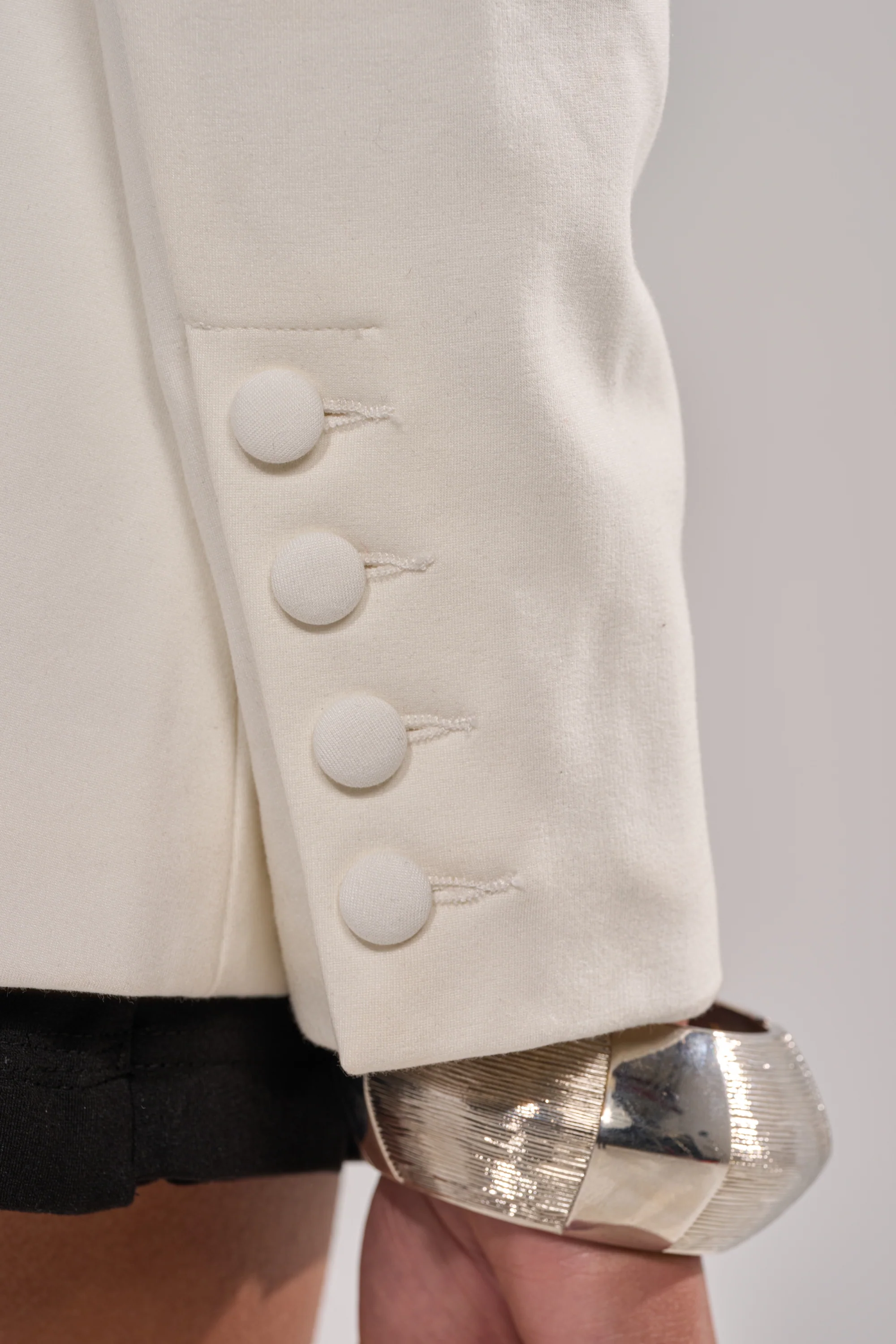 PARTY IN THE BACK CUTOUT BLAZER IN WHITE - Image 9