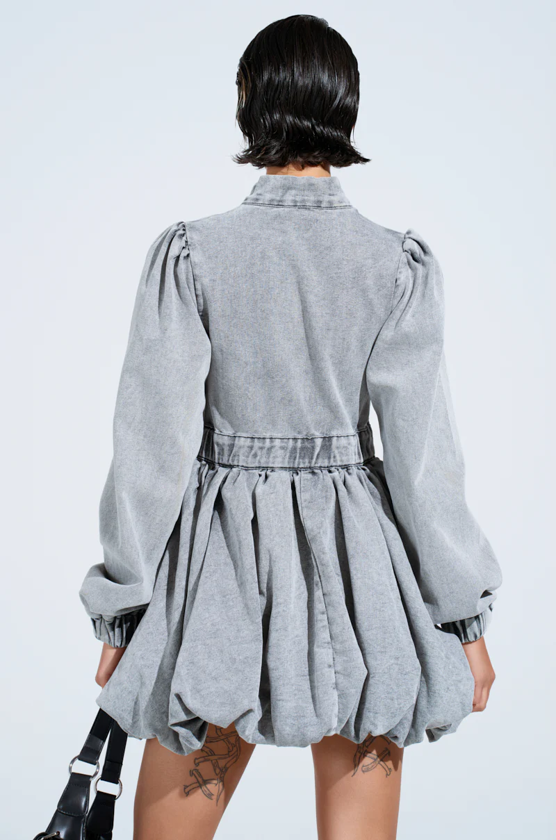 PASS THE BUBBLY DENIM MINI DRESS IN LIGHT GREY - Image 6