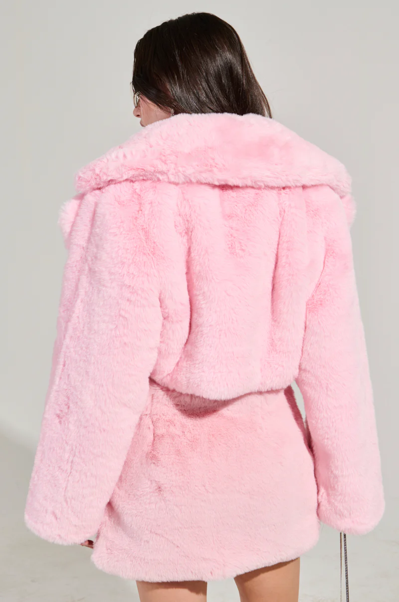 POPPY CROPPED FUR COAT IN LIGHT PINK - Image 5