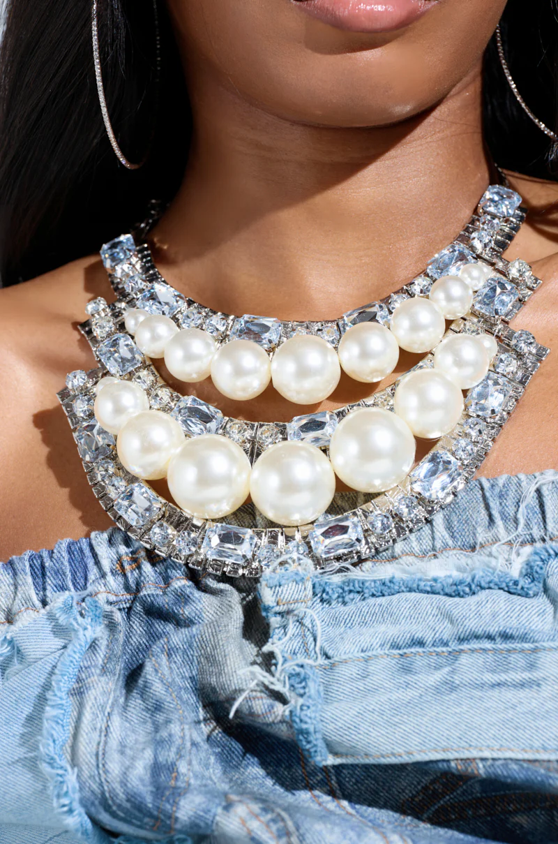 PRETTY IN PEARLS NECKLACE - Image 2