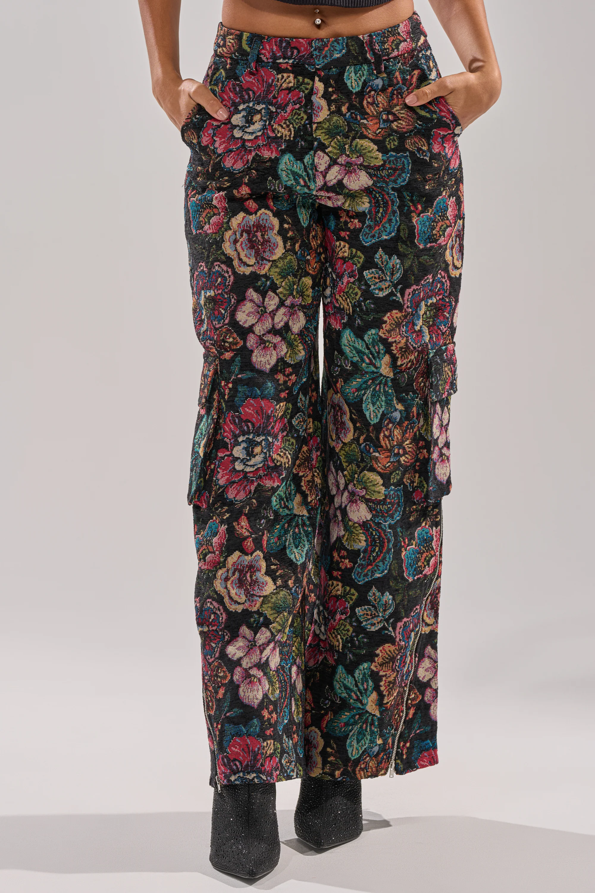 PRETTY LITTLE LADY BROCADE TROUSER - Image 2