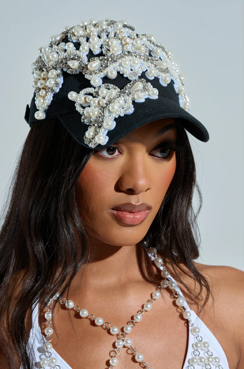 PRETTY PEARLY APPLIQUE HAT - Image 2