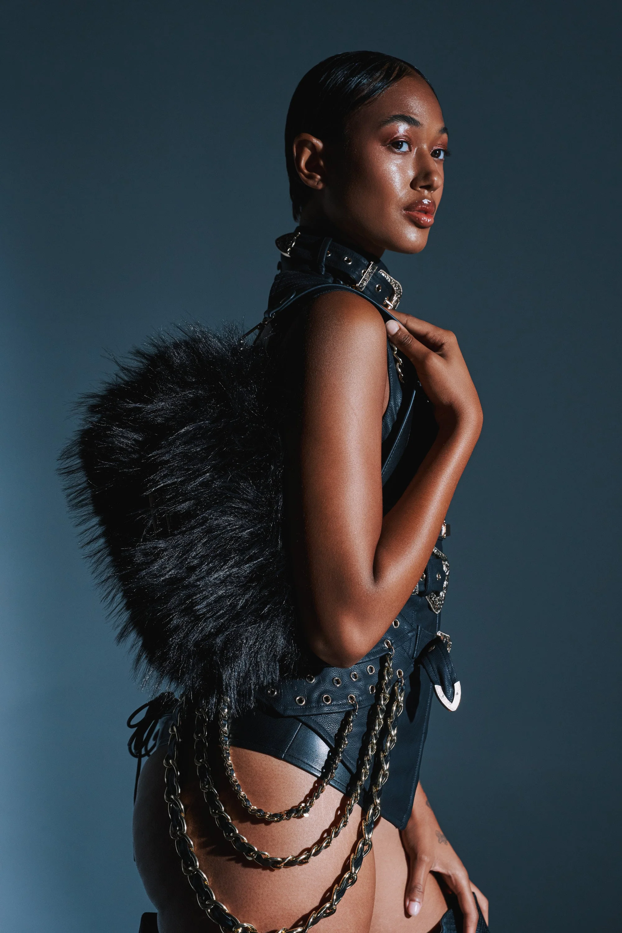 REALLY LIKE THAT FAUX FUR PURSE IN BLACK - Image 3