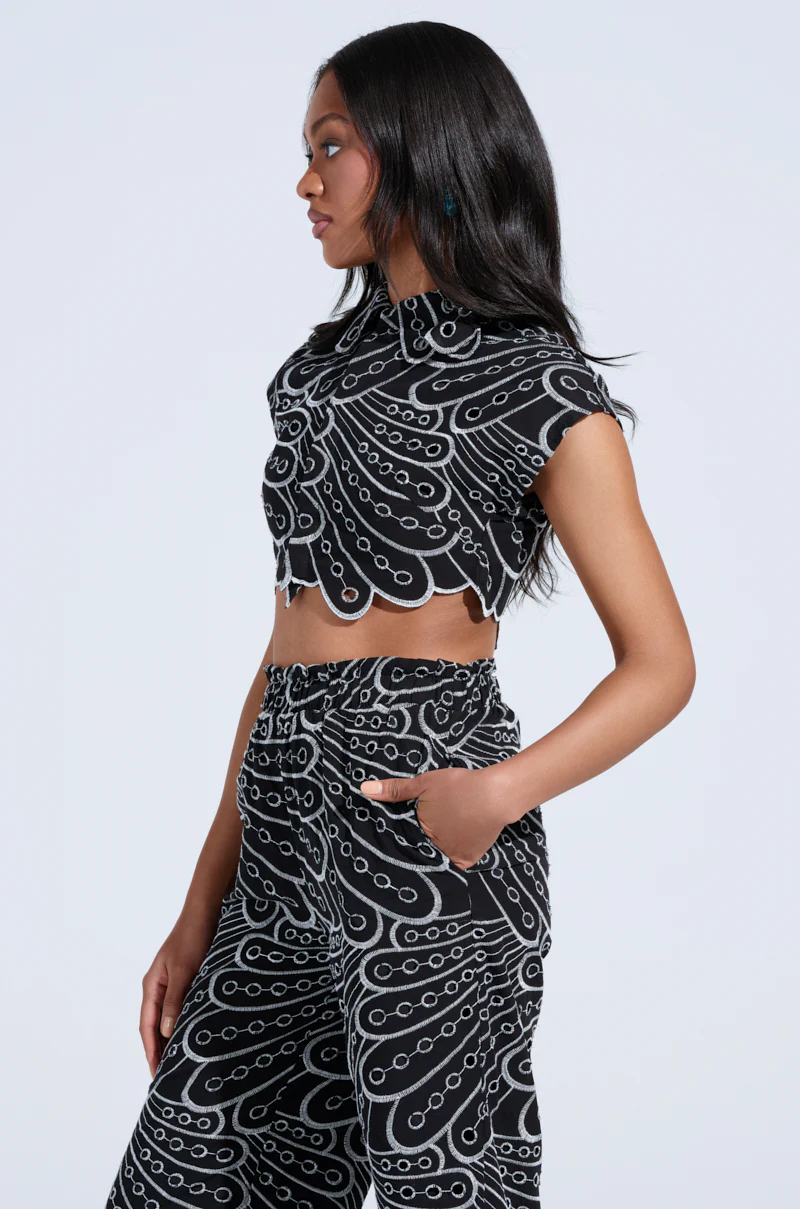 SET YOU FREE CROP WOVEN BLACK MULTI TOP - Image 3