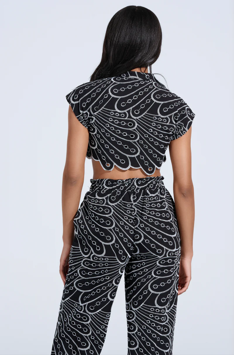 SET YOU FREE CROP WOVEN BLACK MULTI TOP - Image 4