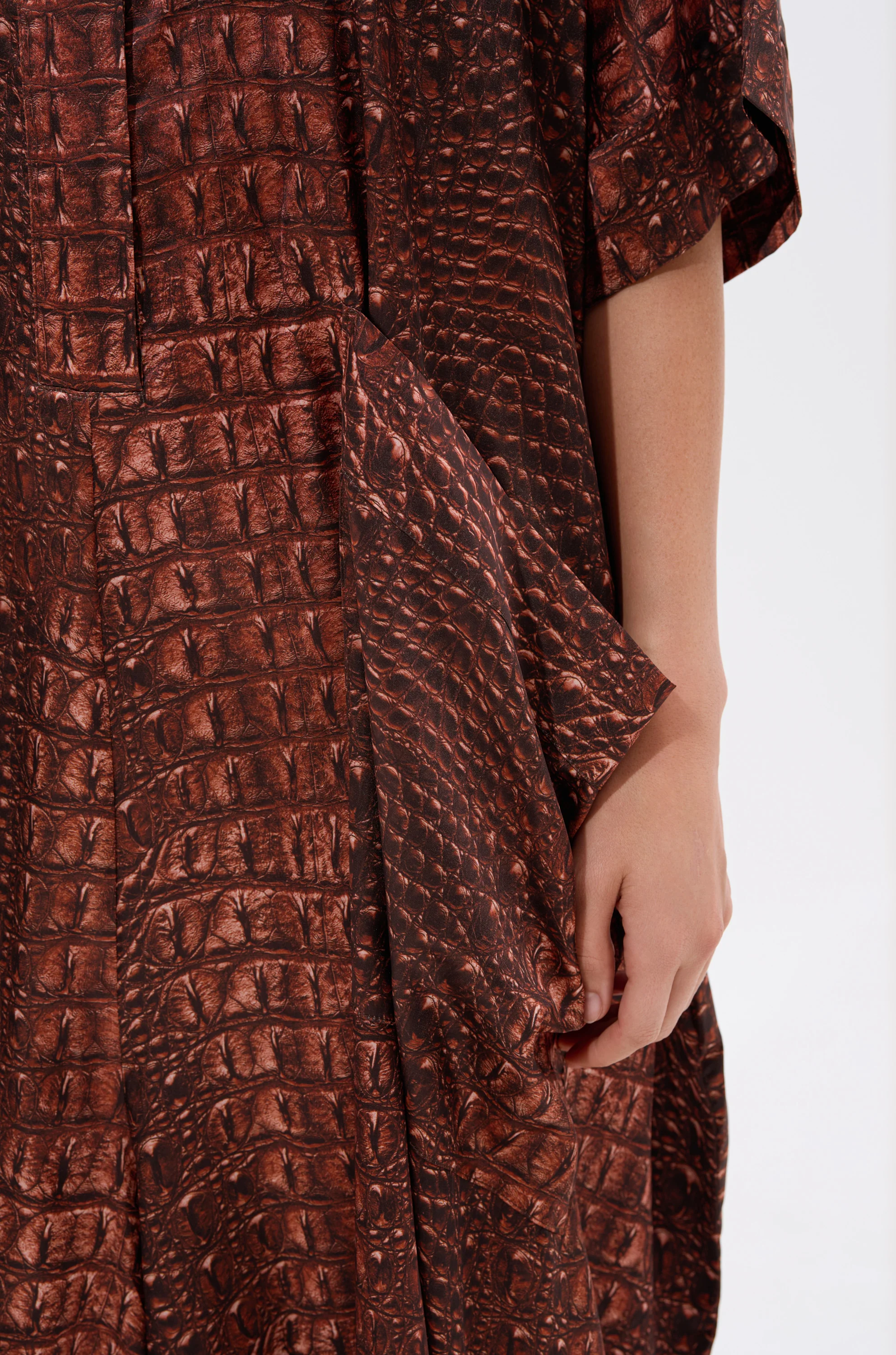 SHE'S RICH OVERSIZED SATIN JUMPSUIT IN CROC PRINT - Image 8