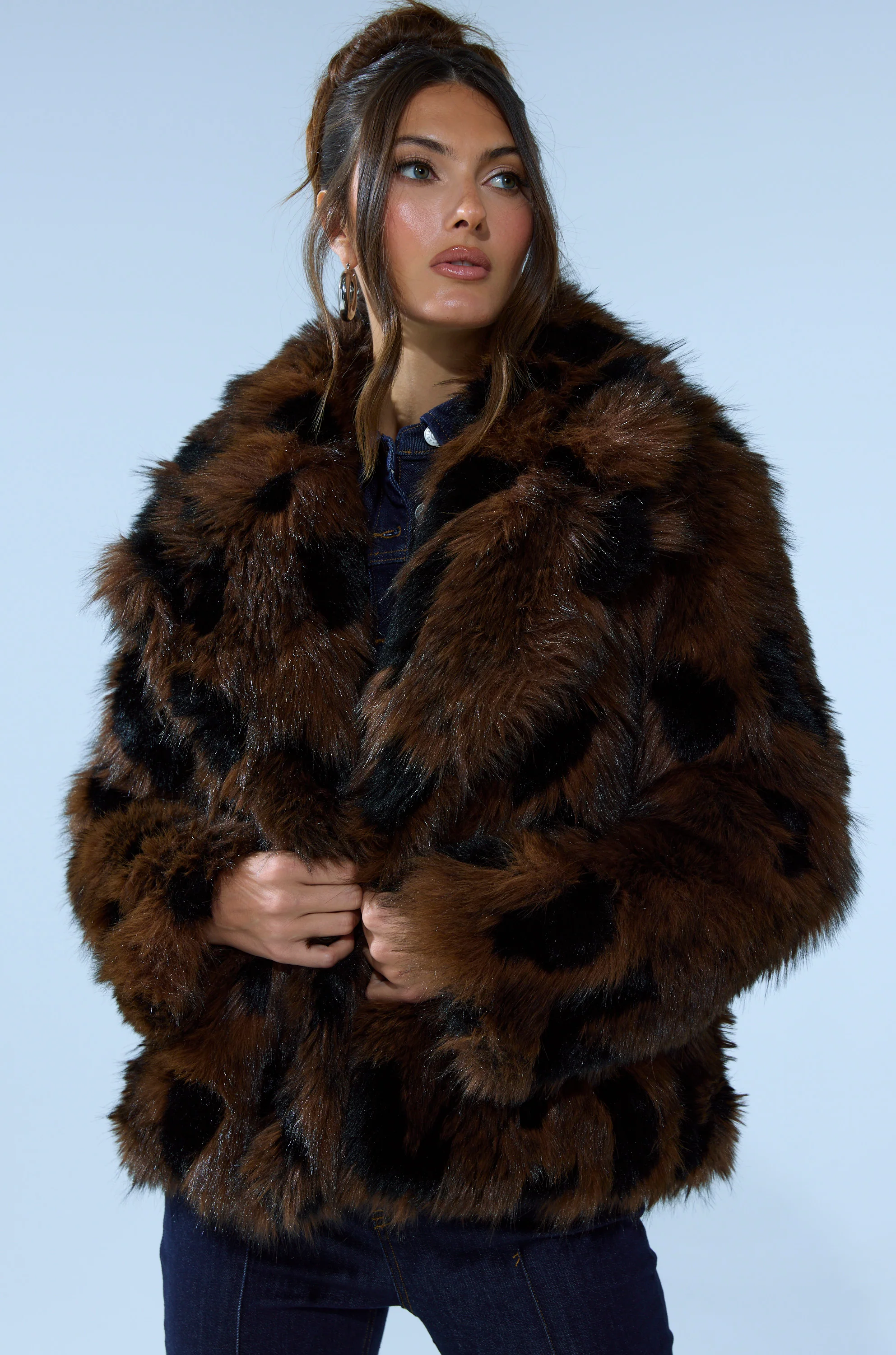 SHORTIE FUR COAT IN BROWN MULTI - Image 5