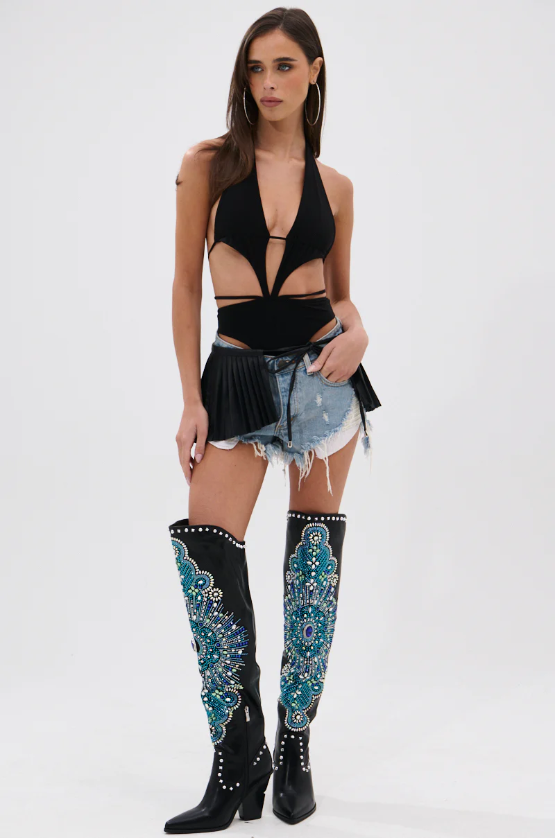 SHOW IT OFF CUT-OUT BODYSUIT IN BLACK - Image 5