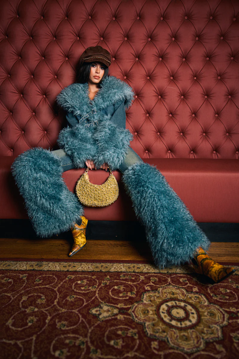 SIT PRETTY FUR TRIM JEANS IN BLUE DENIM - Image 3