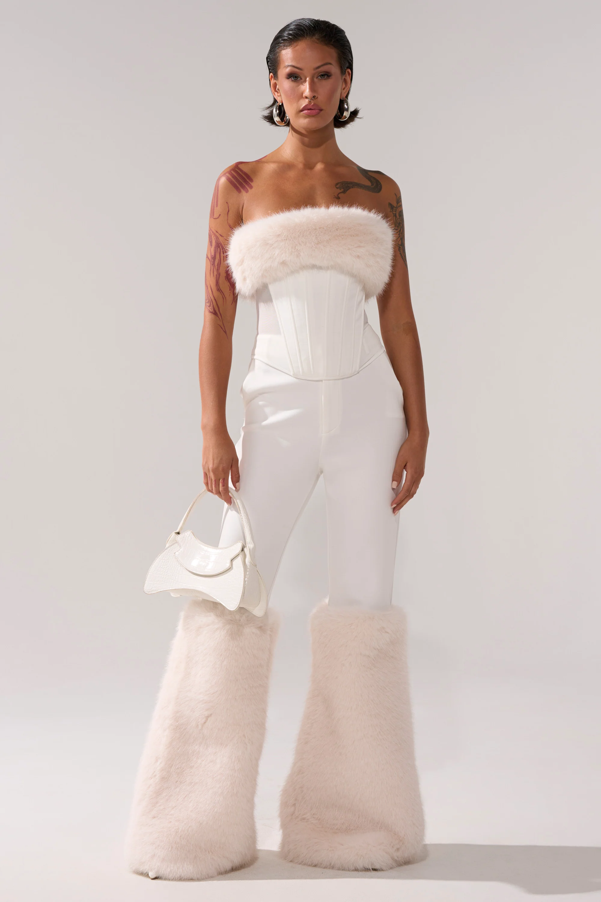 SNOW BUNNY CORSET WITH FUR - Image 7