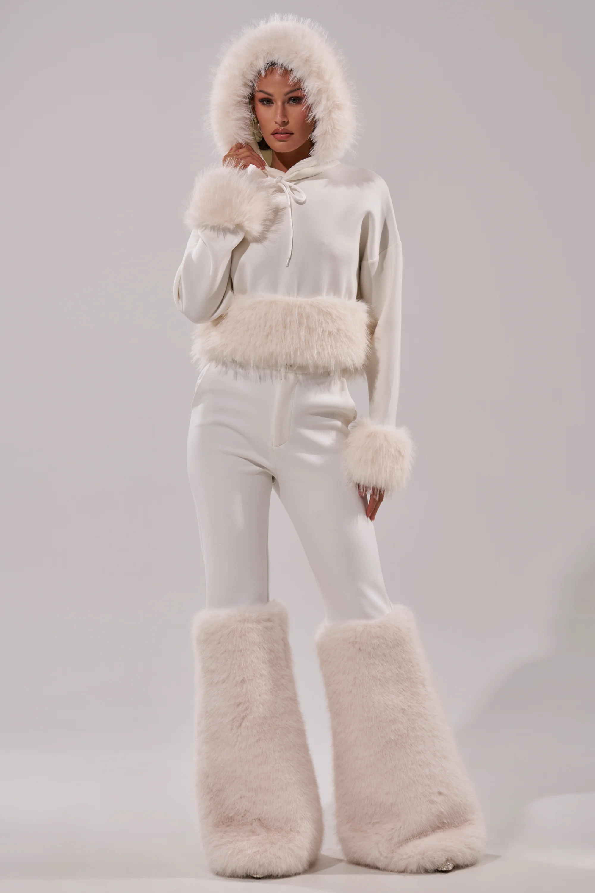SNOW WHITE FUR TRIM SWEATSHIRT - Image 10