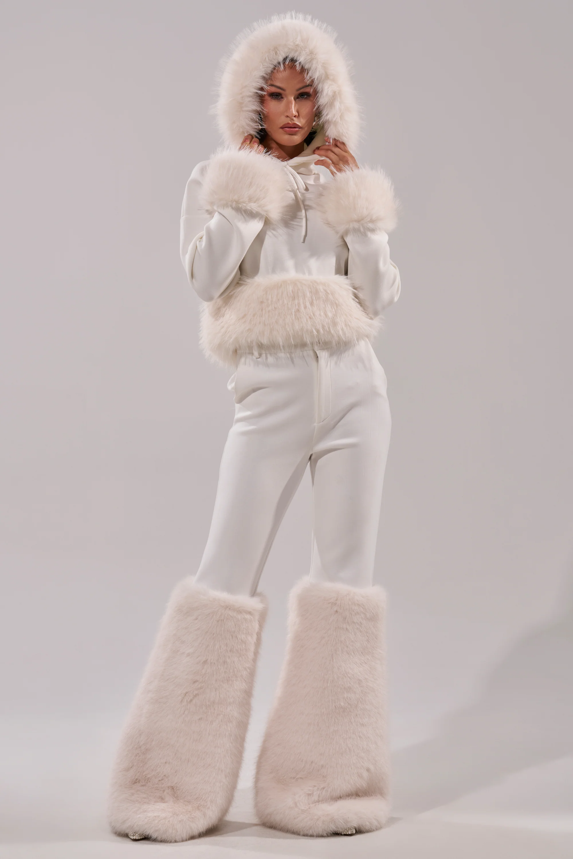 SNOW WHITE FUR TRIM SWEATSHIRT - Image 7