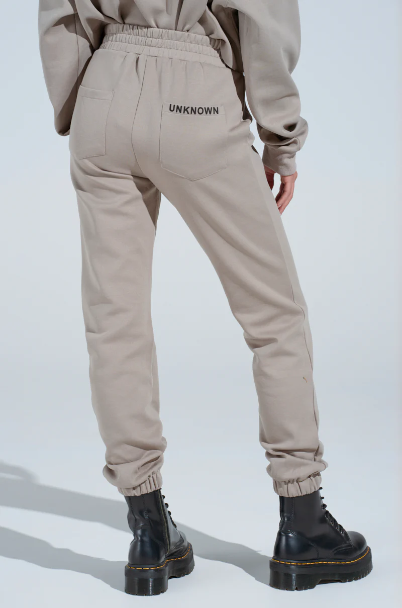 SOURCE UNKNOWN JOGGER