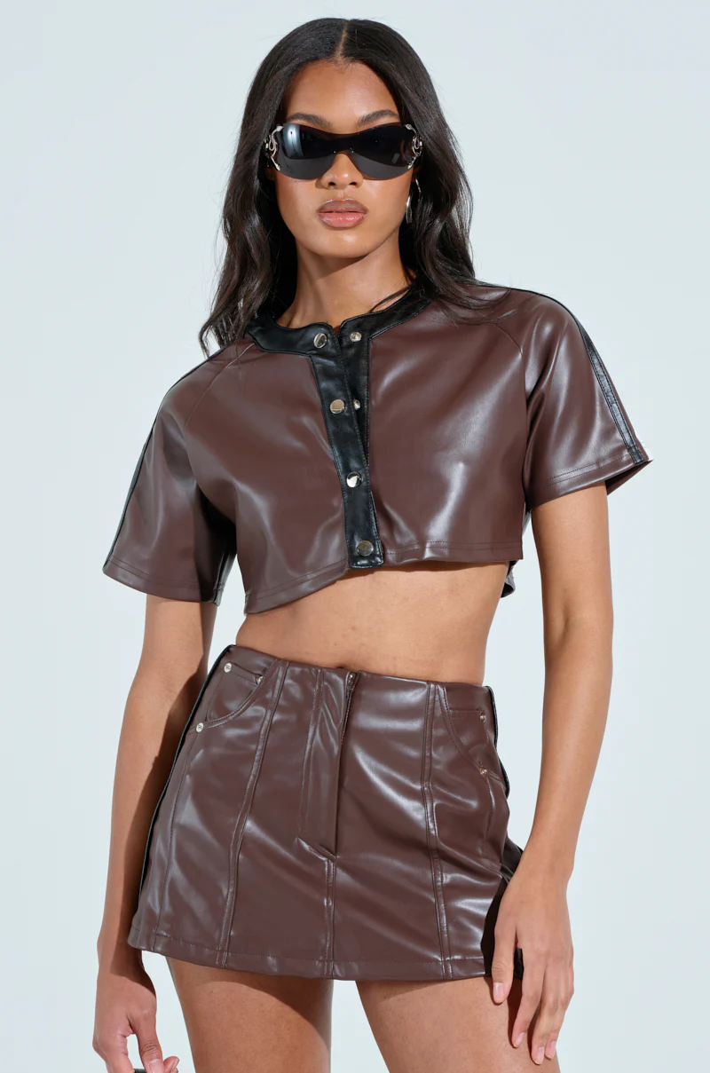 STORM BREWING BUTTON DOWN TOP - Image 4