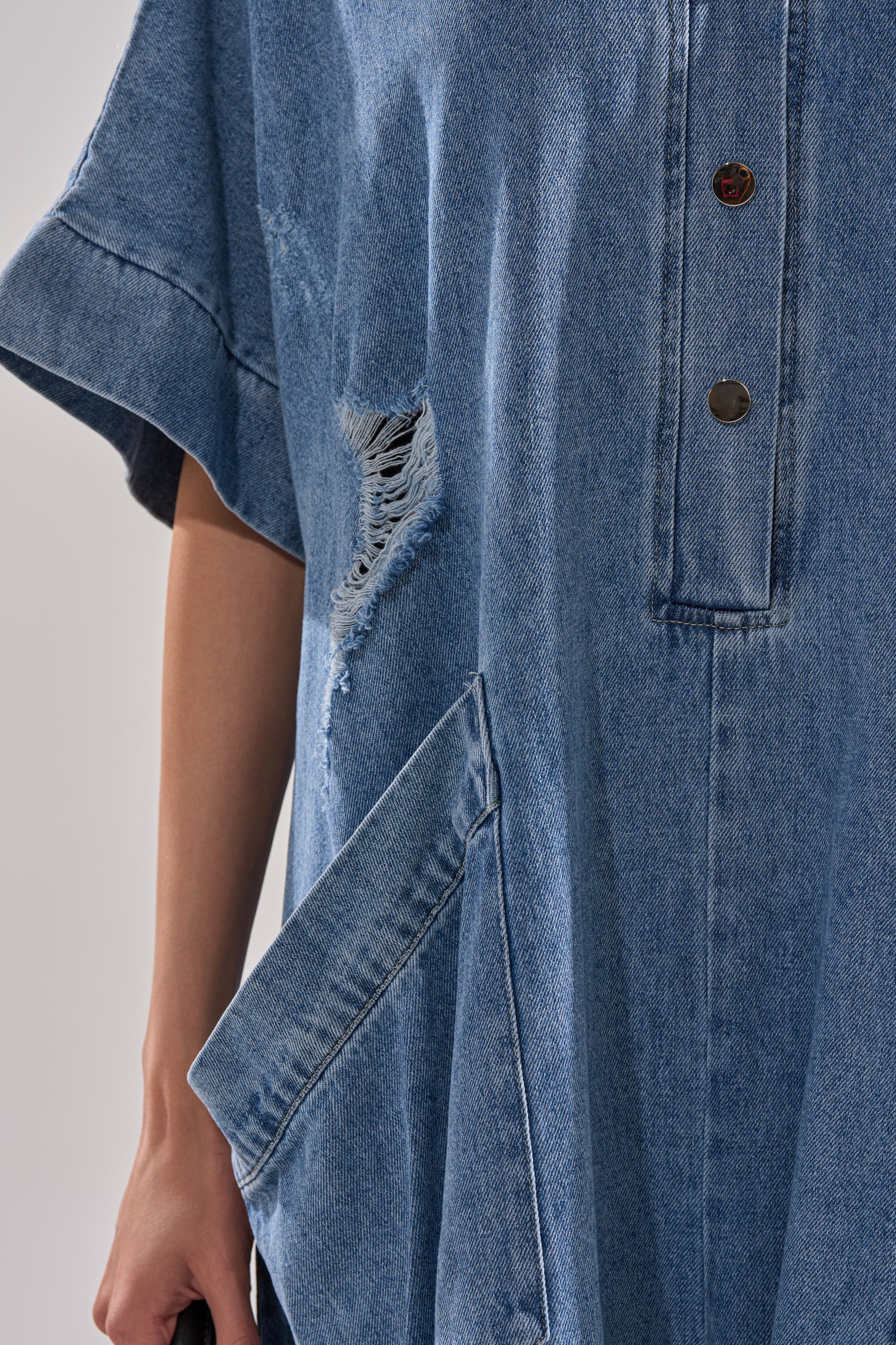 THE BEST OVERSIZED DENIM JUMPSUIT - Image 8