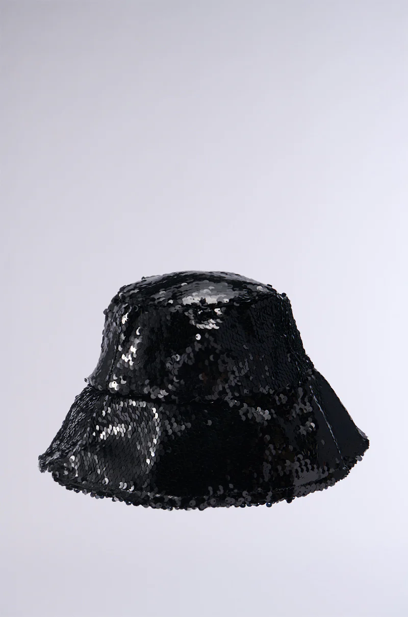 TIME TO SHINE SEQUIN BUCKET HAT IN BLACK - Image 5