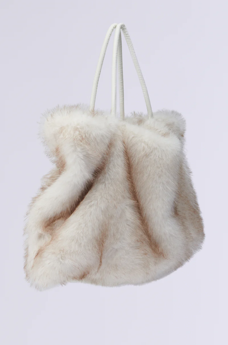 TOASTIE FAUX FUR TOTE - Image 4