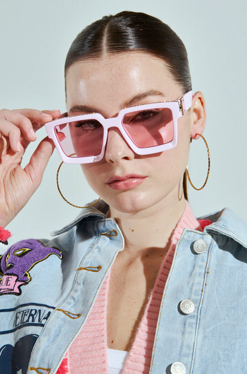 TOO DESIGNER SUNGLASSES - Image 2