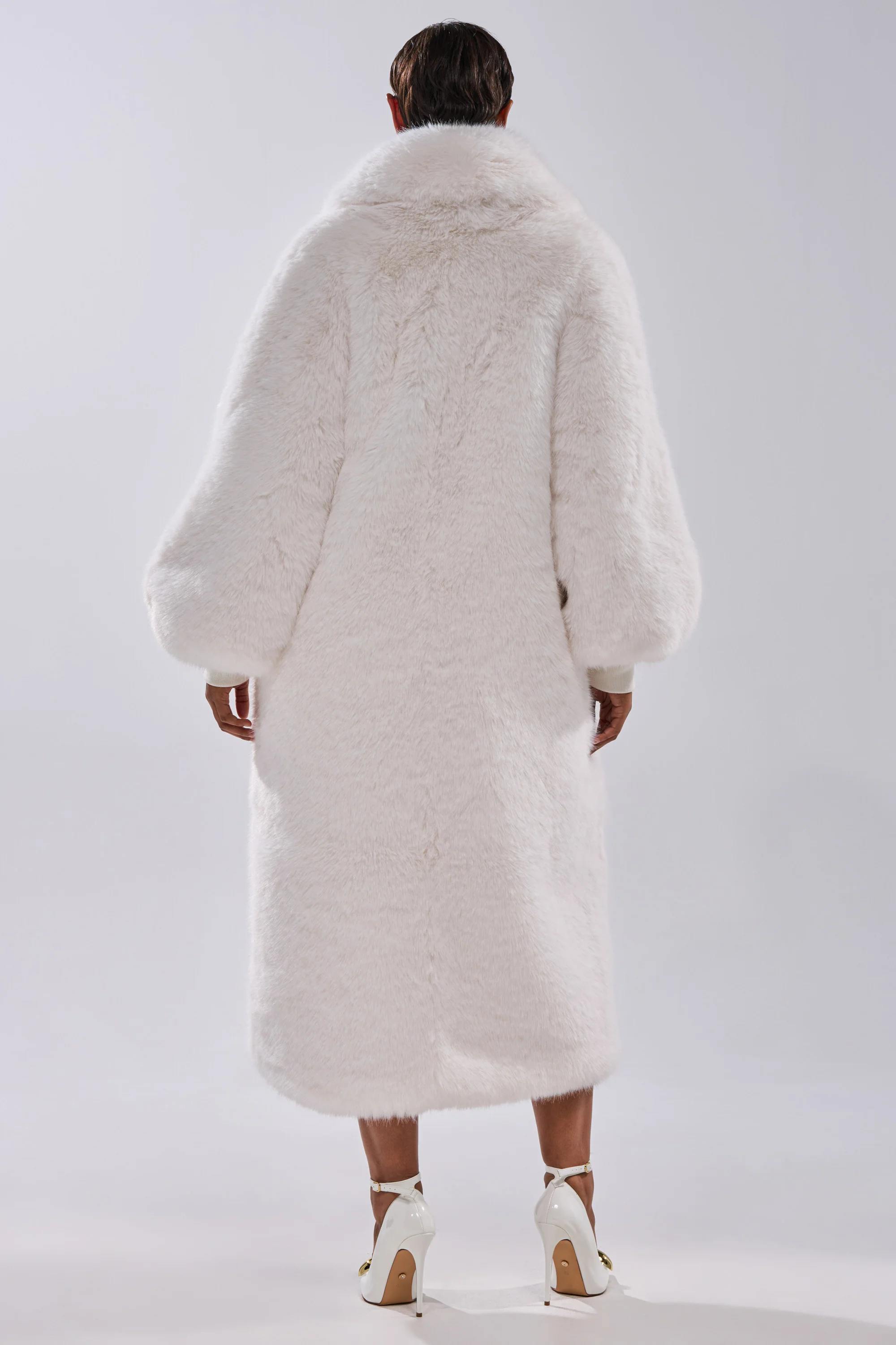 TSUNAMI FAUX FUR COAT IN WHITE - Image 10