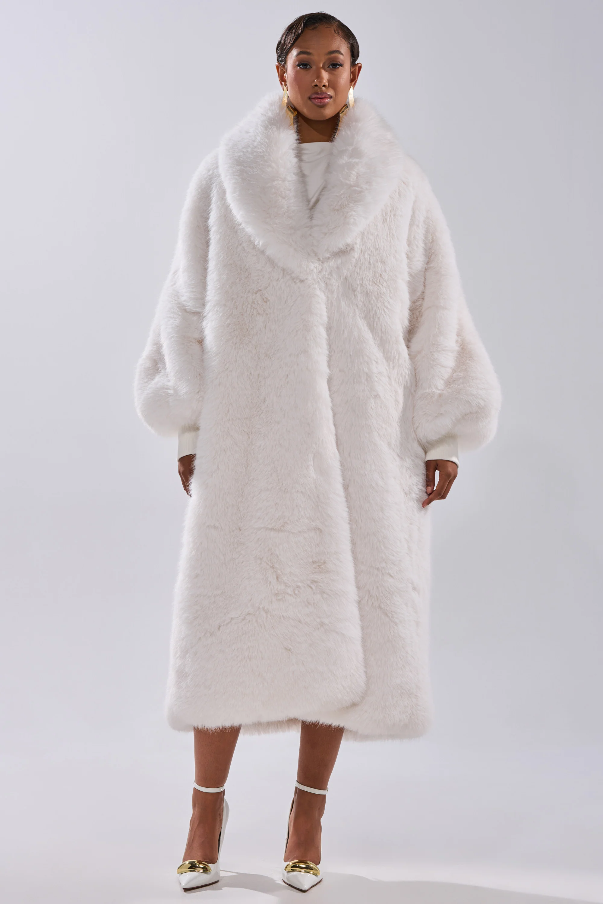 TSUNAMI FAUX FUR COAT IN WHITE - Image 5