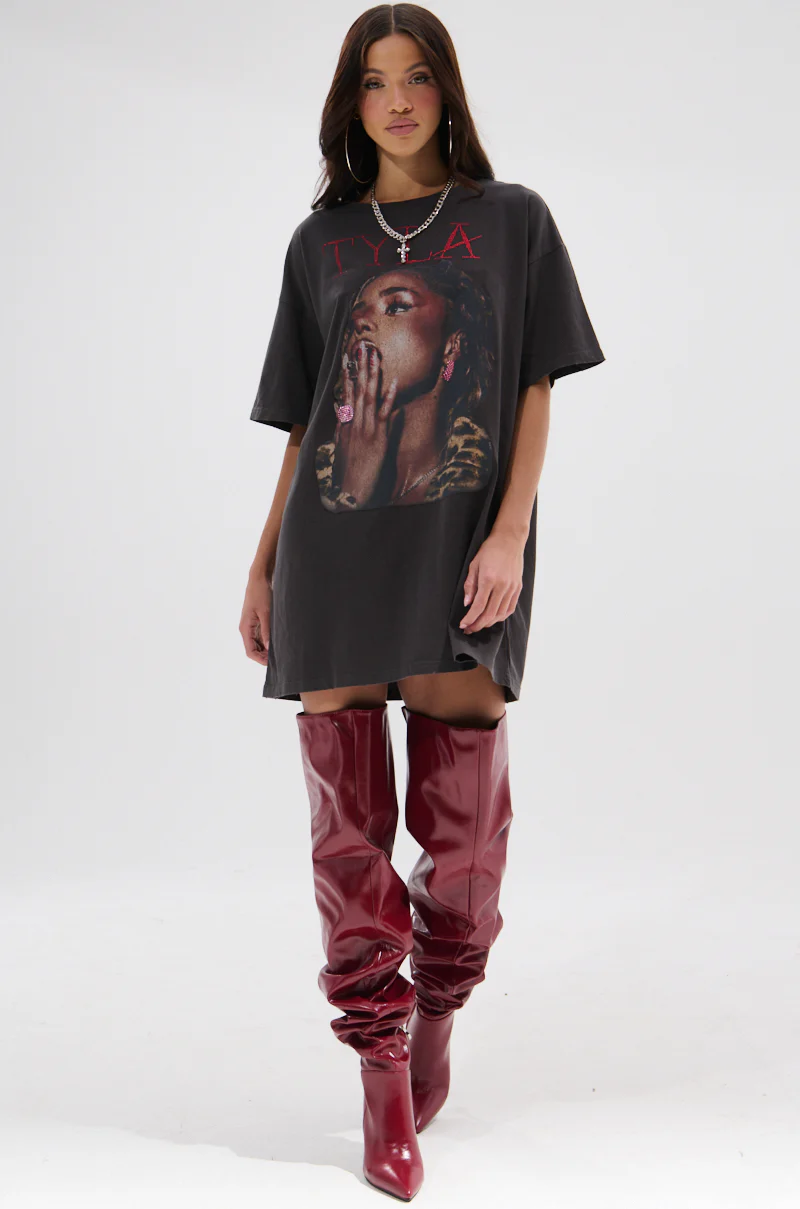 TYLA GRAPHIC T-SHIRT DRESS WITH DISTRESSING