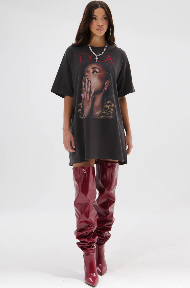 TYLA GRAPHIC T-SHIRT DRESS WITH DISTRESSING - Image 6