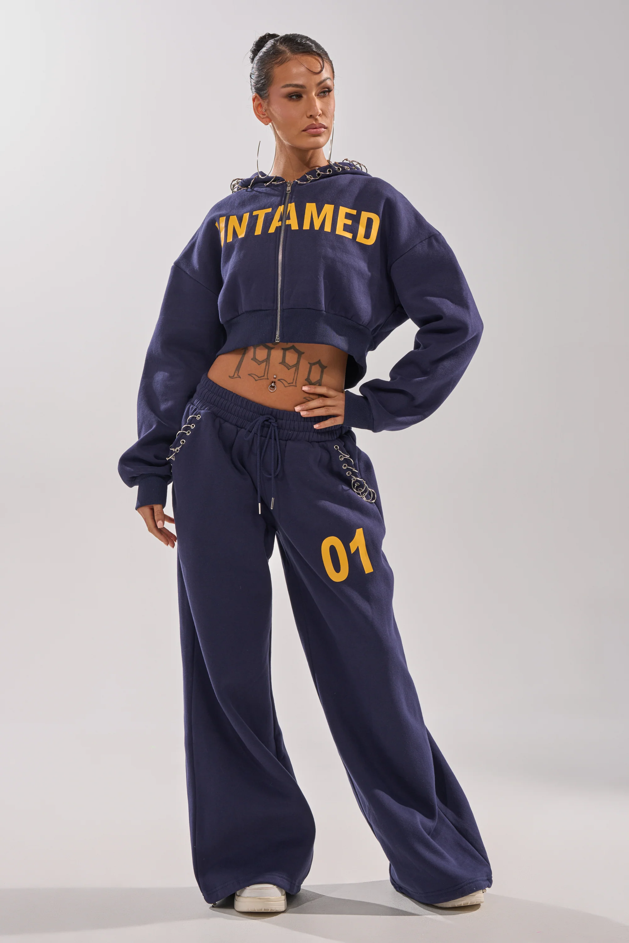UNTAMED METAL RING SWEATSHIRT - Image 11