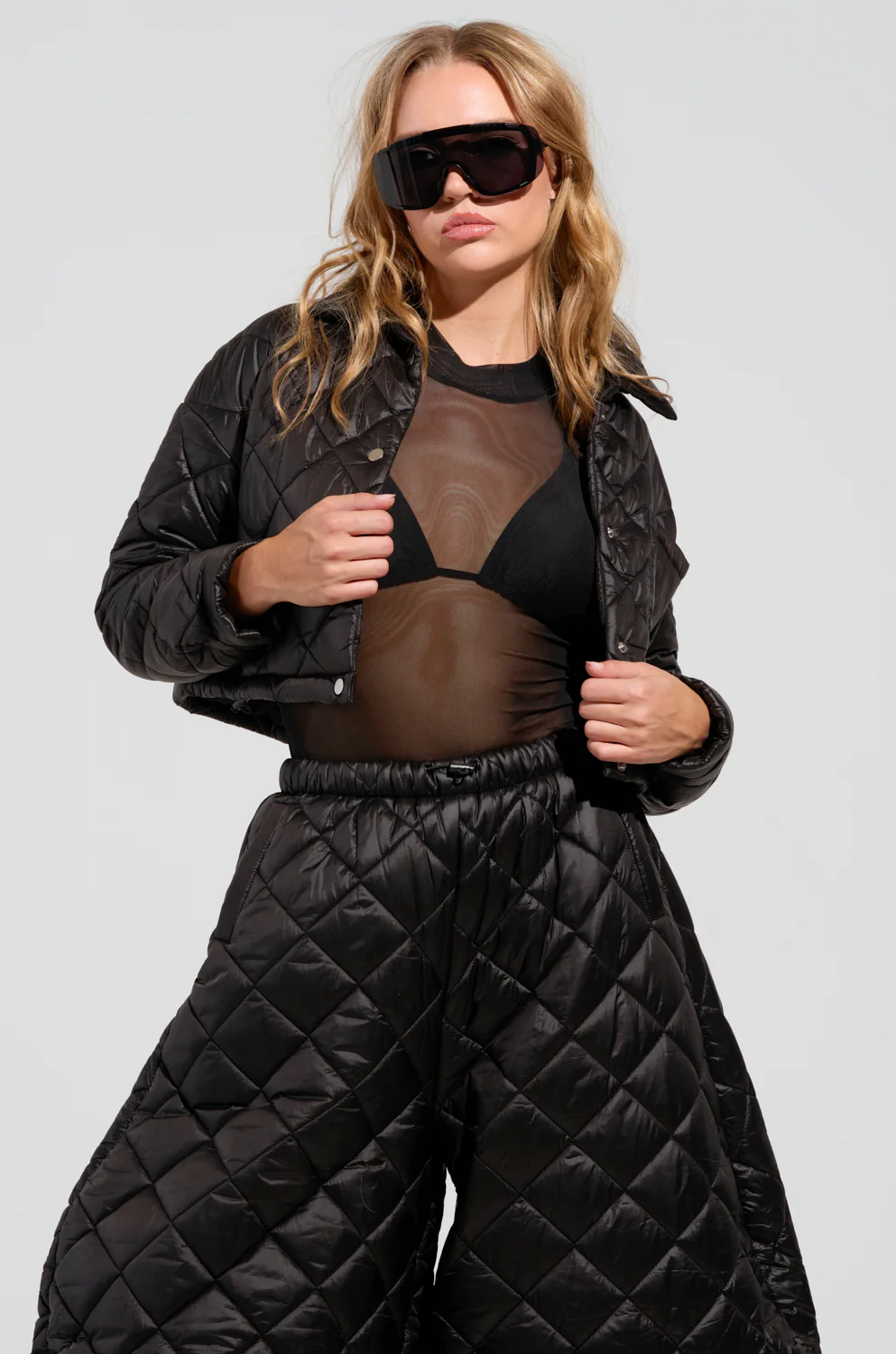 VIVI CROPPED PUFFER BOMBER IN BLACK - Image 4