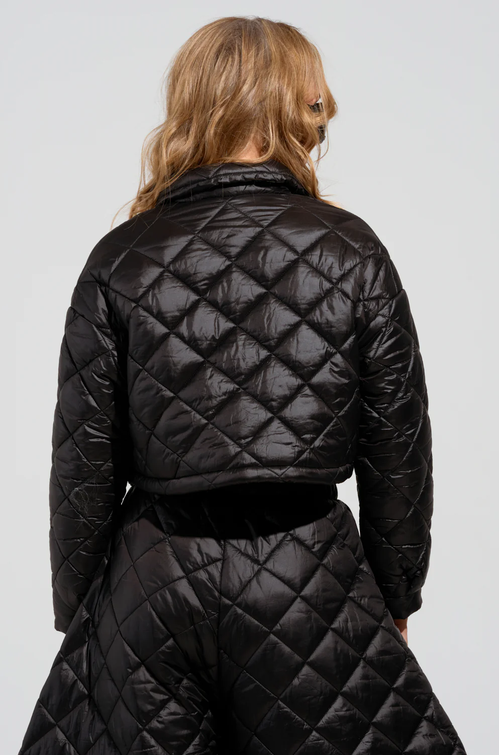 VIVI CROPPED PUFFER BOMBER IN BLACK - Image 7