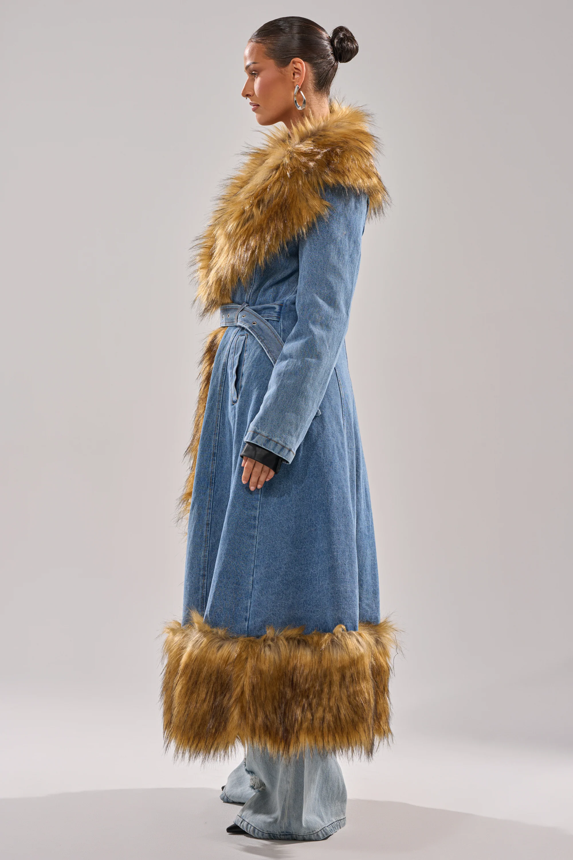 VIVIAN FUR TRIM TRENCH IN DENIM - Image 9