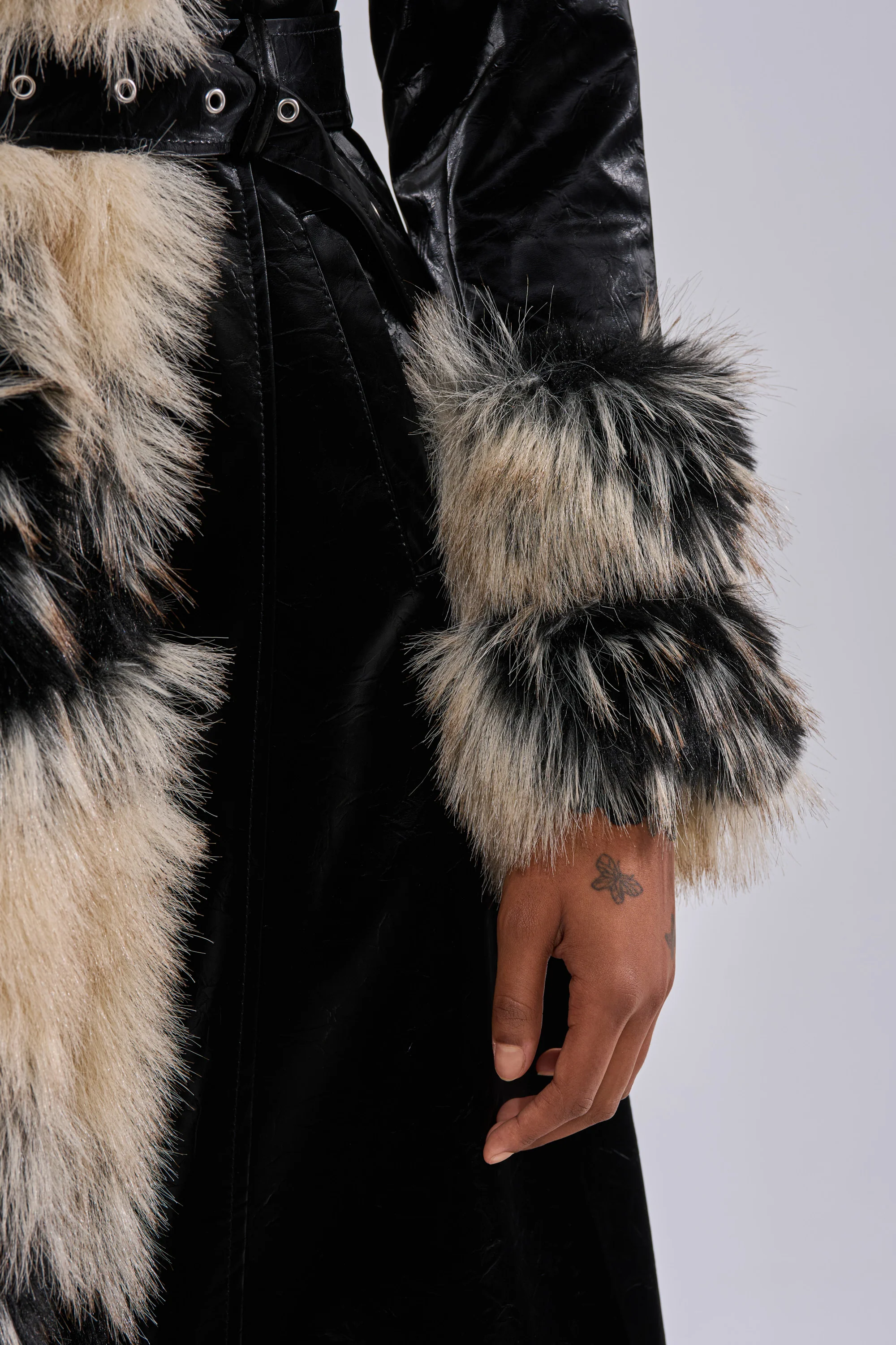 VIVIAN FUR TRIM TRENCH IN LIQUID VELVET - Image 23