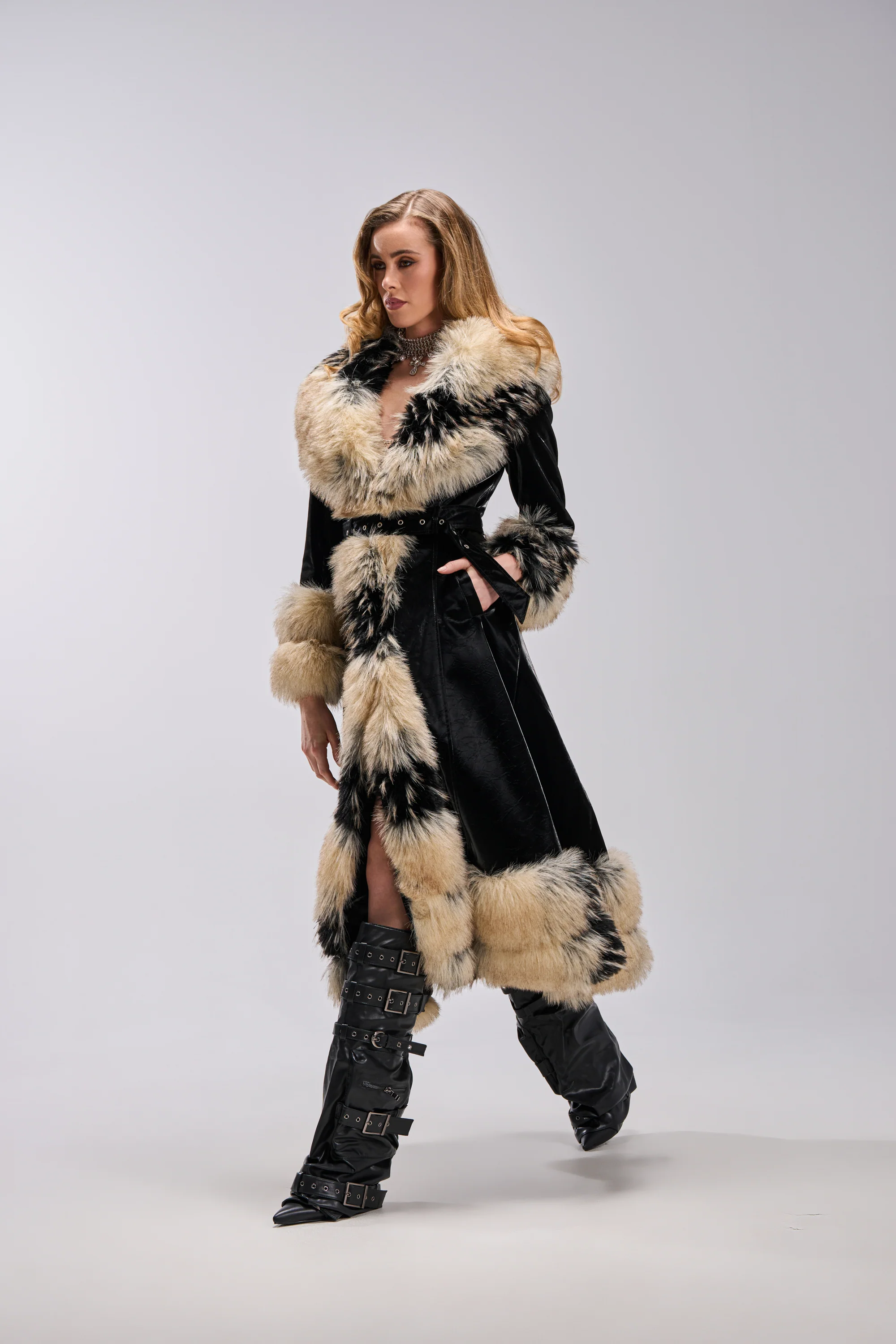 VIVIAN FUR TRIM TRENCH IN LIQUID VELVET - Image 3